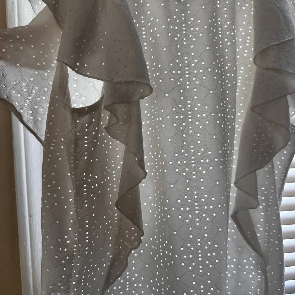 White Ruffled Blouse - Picture 4 of 4